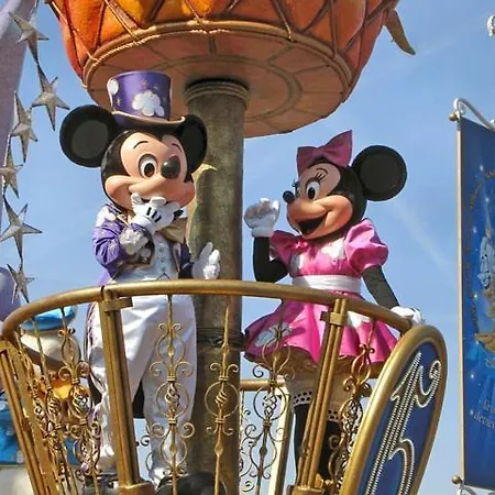 Grand - Disneyland Rer A شقة *