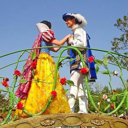 Grand - Disneyland Rer A